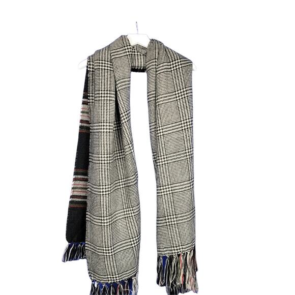 Steve Madden Plaid and Houndstooth Large  Fringed Wrap - One Size - Picture 2 of 6
